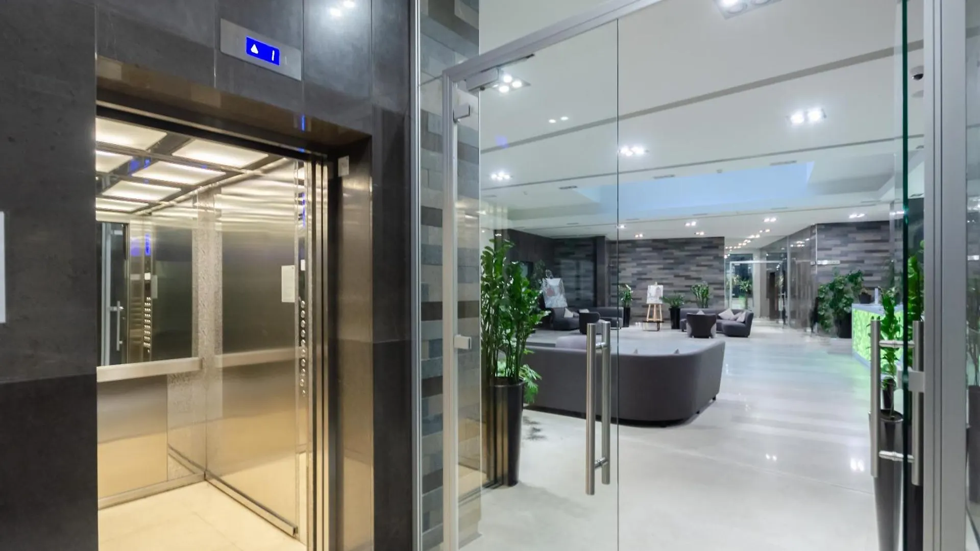 Petrovdom Apartments 21-284 In Rc Central Park ,7 John Mccain Street Kiev