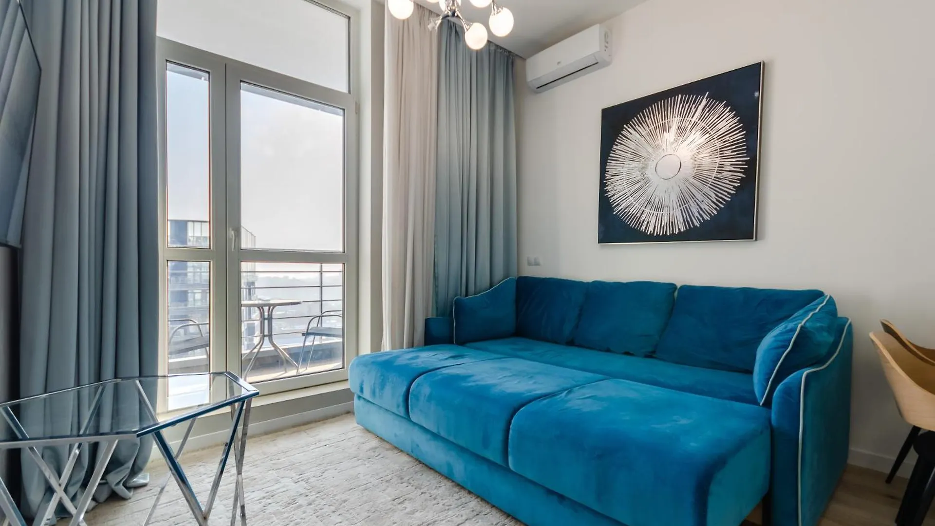 Petrovdom Apartments 21-284 In Rc Central Park ,7 John Mccain Street Kiev