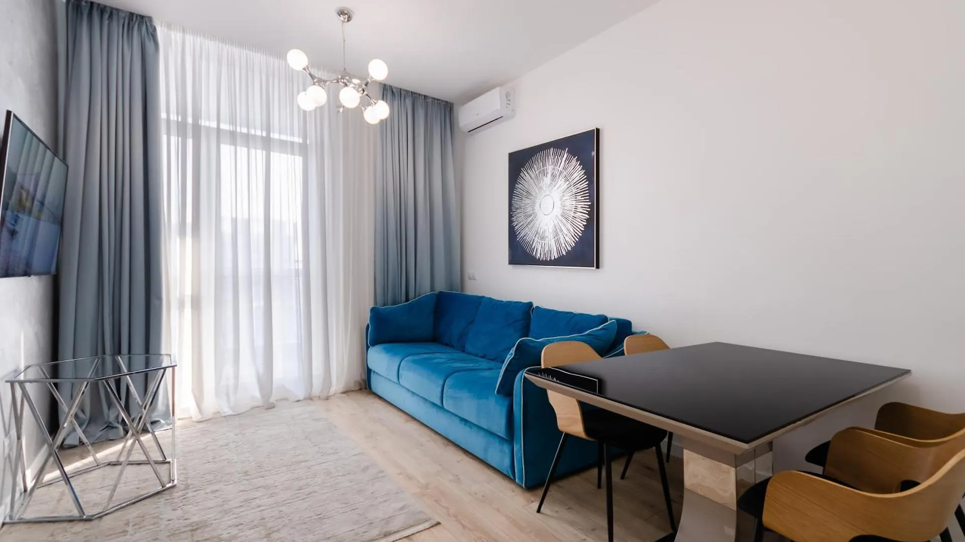 Petrovdom Apartments 21-284 In Rc Central Park ,7 John Mccain Street Kiev Ucraina