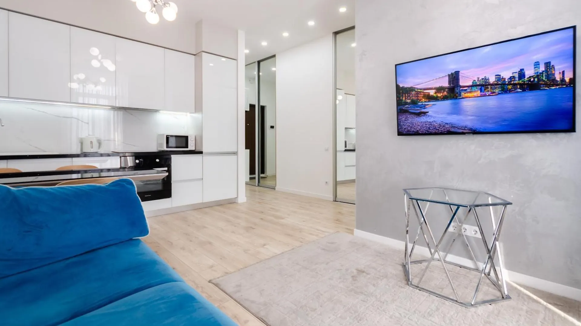 Petrovdom Apartments 21-284 In Rc Central Park ,7 John Mccain Street Kiev