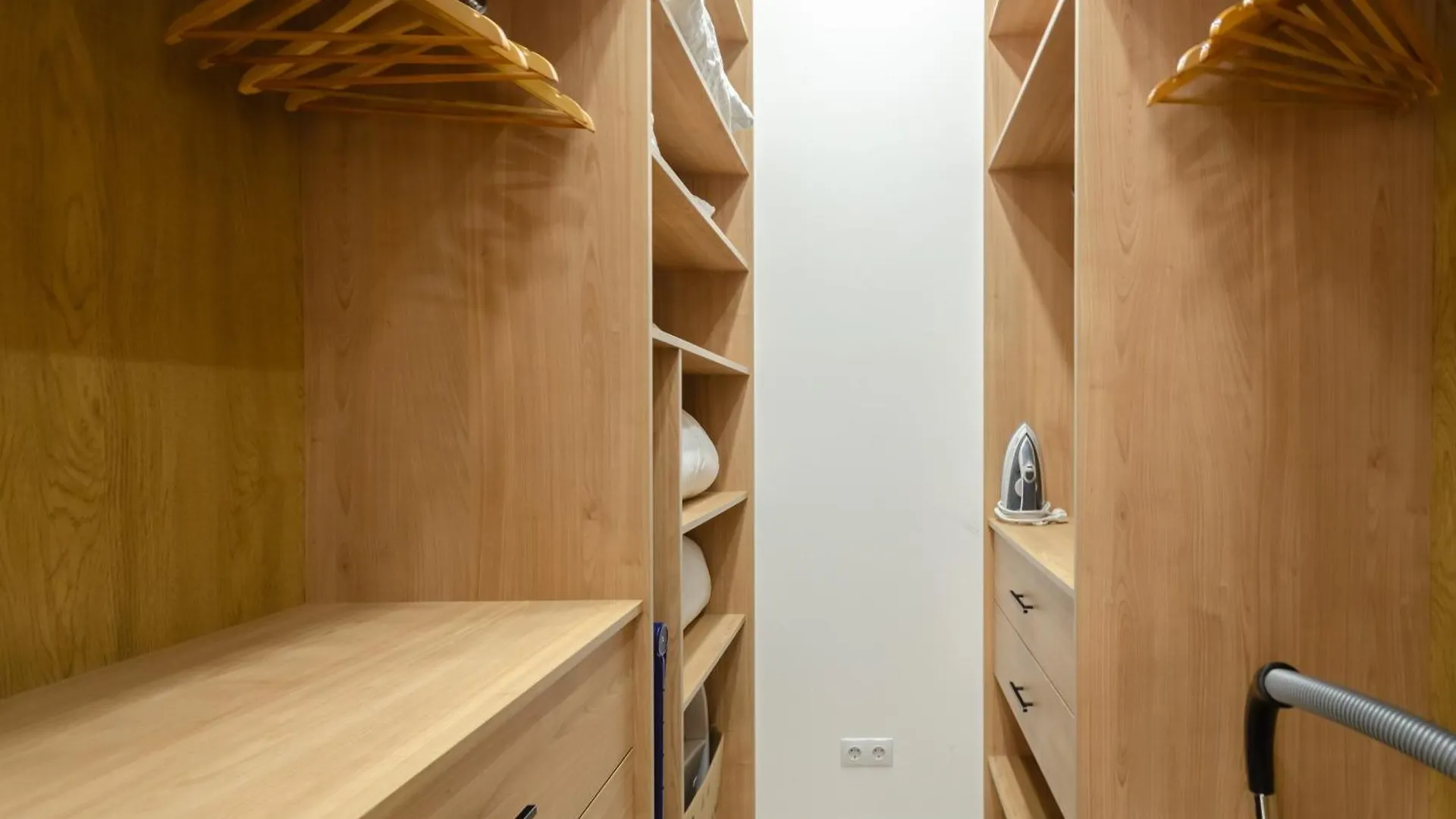 Petrovdom Apartments 21-284 In Rc Central Park ,7 John Mccain Street Kiev 0*,  Ucraina